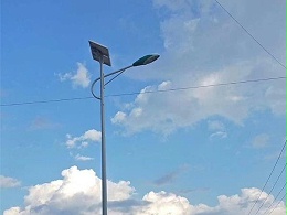 8米新农村太阳能路灯-鑫永虹照明平凉工程案例