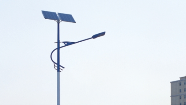 如何降低LED太阳能路灯的成本？鑫永虹照明有新招